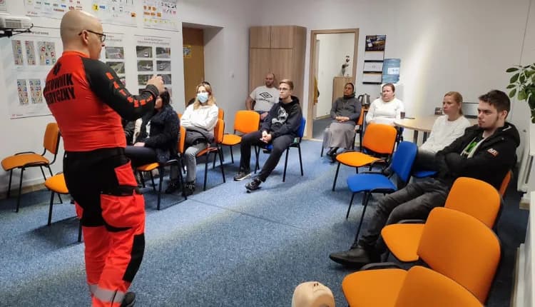 Ile trwa kurs pierwszej pomocy? Sprawdź, jak zaplanować czas na szkolenie
