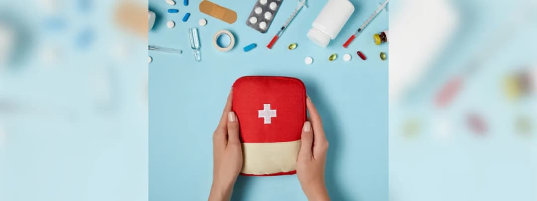 Co znajdziemy w apteczce pierwszej pomocy? Kluczowe elementy, które musisz znać