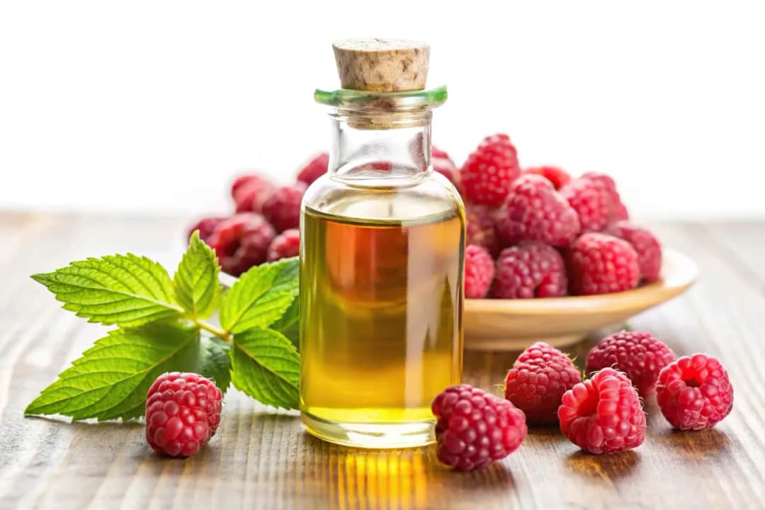 Czy olej z pestek malin uczula? Objawy i jak ich unikać