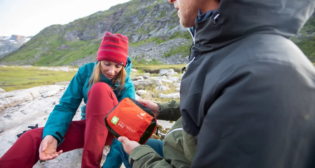 Co powinna zawierać apteczka turystyczna, aby być gotowym na każdą sytuację