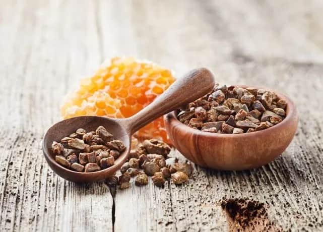 Czy pierzga może uczulać? Sprawdź, czy jest bezpieczna dla alergików