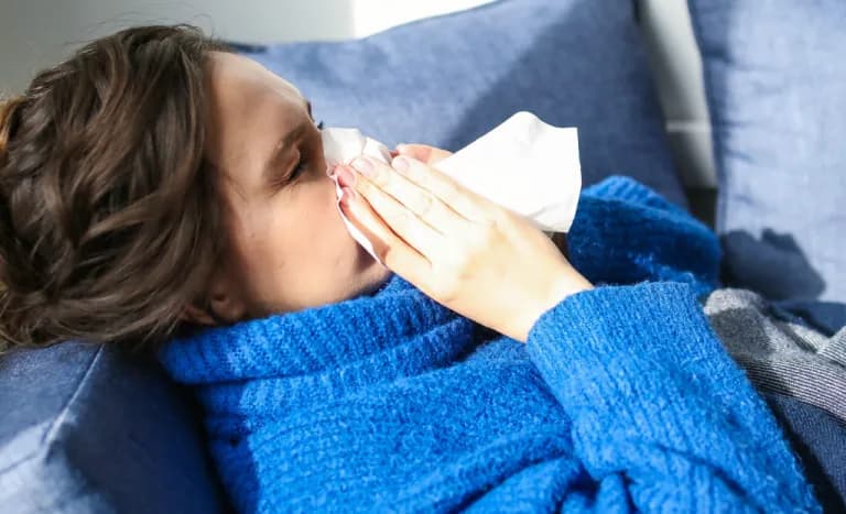 Jak zapobiec katarowi? Skuteczne sposoby na uniknięcie problemów z nosem