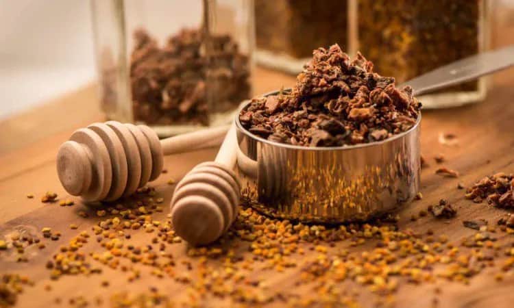 Jak zażywać pierzgę - skuteczne metody i ważne wskazówki