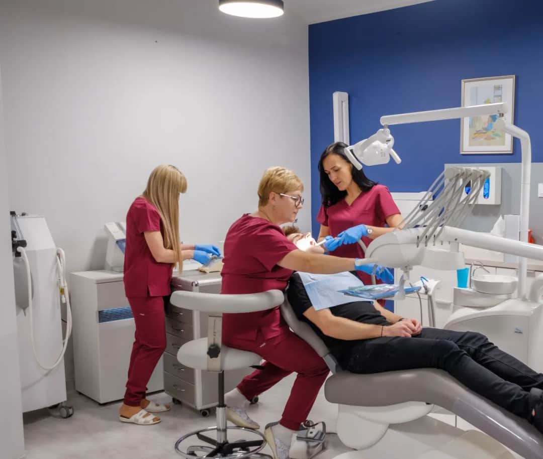 Czy na pogotowiu dentystycznym wyrywają zęby w nagłych sytuacjach?