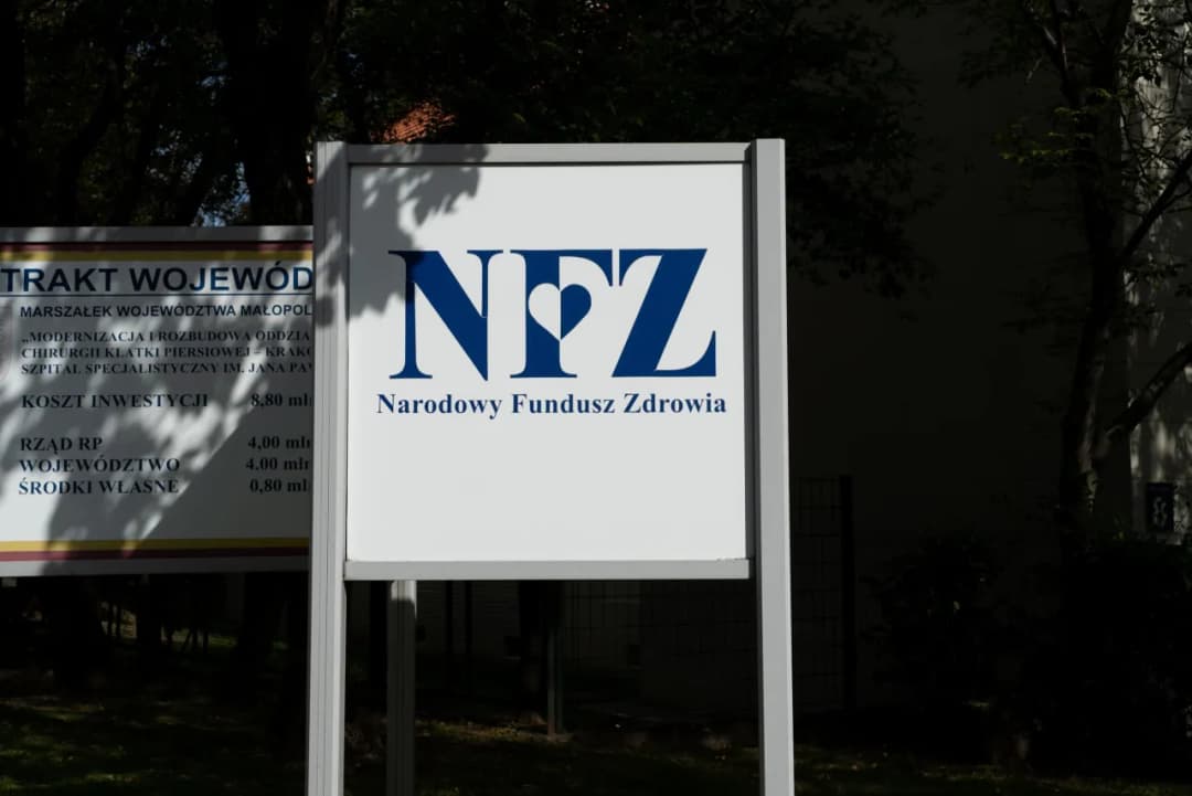 Przynależność do NFZ co wpisać? Kluczowe informacje, które musisz znać