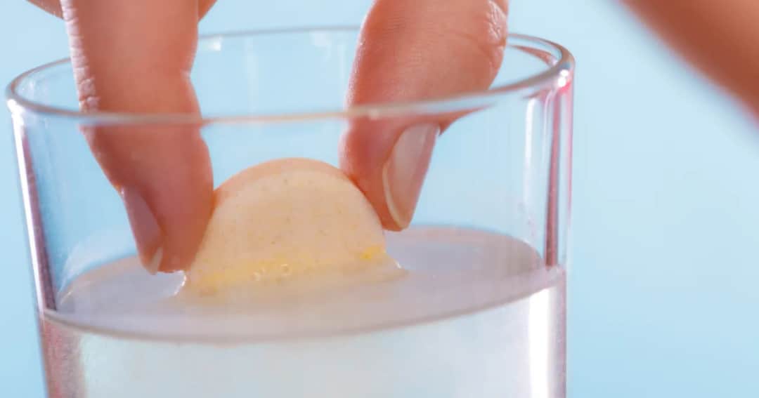 Przedawkowana witamina C - objawy, które mogą zaskoczyć i niepokoić